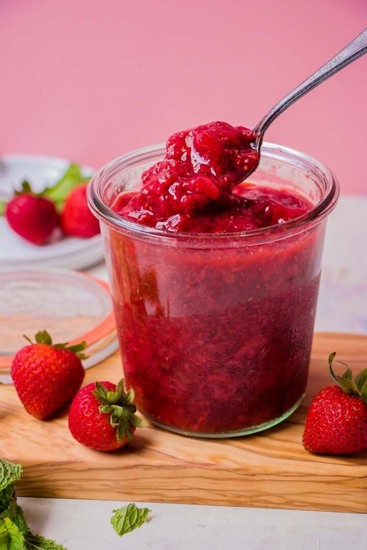 Instant Pot Easy Strawberry Compote